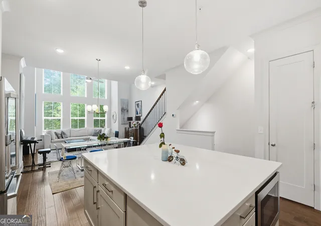 Photo 4 of Townhouse for sale at 923 Katie Kerr Dr, Decatur, GA 30030 | MLS# 10781257 | Listing updated on 2026-09-17