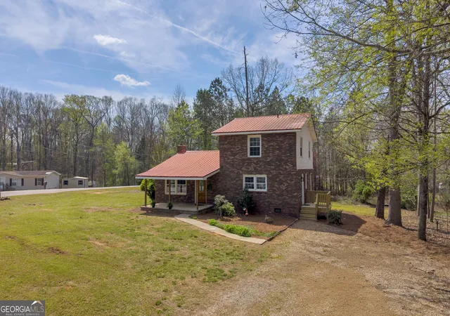 Homes for sale in Lavonia, GA | 348 Knottywood Dr, Lavonia, GA 30553 | MLS# 10717580