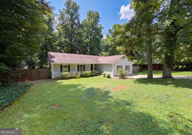 Photo 1 of Single family home for sale at 5810 Sailboat Pointe Nw, Acworth, GA 30101 | MLS# 10834978 | Listing updated on 2026-09-11