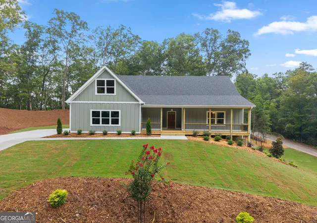 Photo 3 of Single family home for sale at 212 Planters Crk, Baldwin, GA 30511 | MLS# 10804103 | Listing updated on 2026-09-30