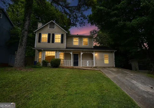 2nd image of 939 Lake Dr Ct, Stone Mountain, GA 30088 | MLS# 10807174