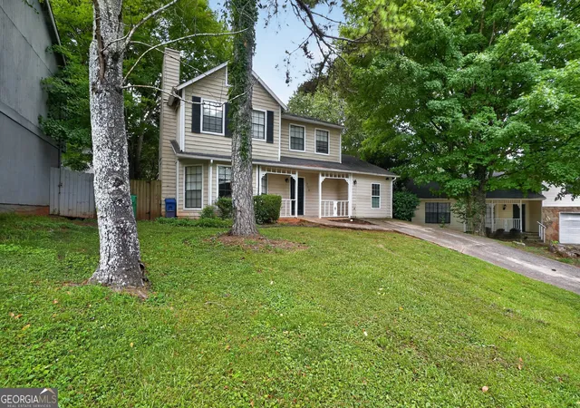 Photo 3 of Single family home for sale at 939 Lake Dr Ct, Stone Mountain, GA 30088 | MLS# 10807174 | Listing updated on 2026-08-31
