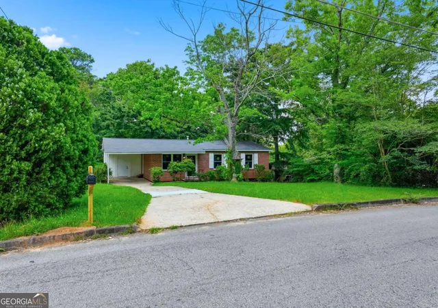 Photo 2 of Single family home for sale at 4913 Bartlett Rd, Forest Park, GA 30297 | MLS# 10784580 | Listing updated on 2026-09-05