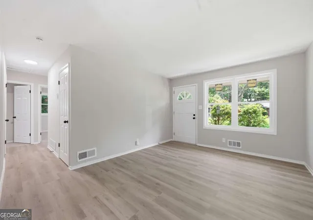 Photo 4 of Single family home for sale at 4913 Bartlett Rd, Forest Park, GA 30297 | MLS# 10784580 | Listing updated on 2026-09-05
