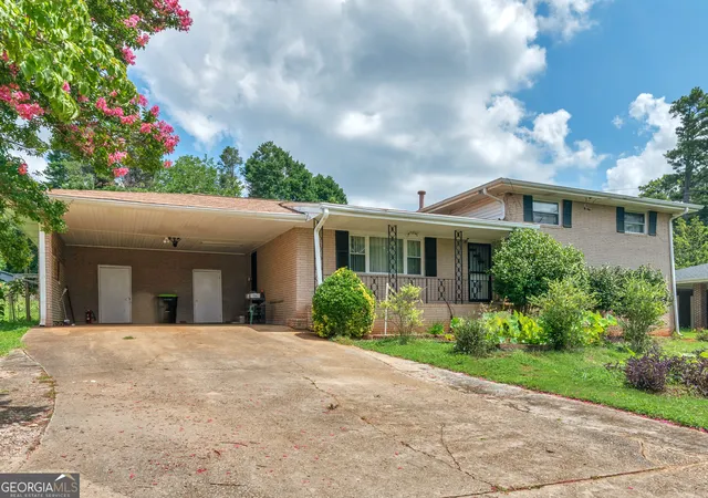 Photo 2 of Single family home for sale at 2026 Pinecrest Dr, Morrow, GA 30260 | MLS# 10808782 | Listing updated on 2026-08-02