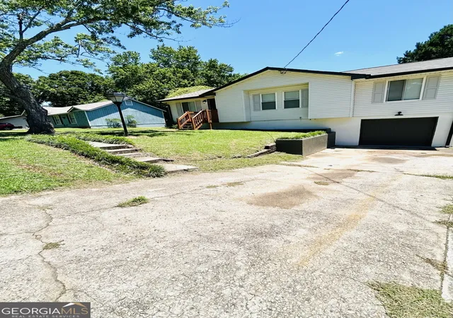 1st image of 8908 Thomas Rd, Jonesboro, GA 30238 | MLS# 10719028