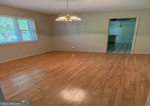 Photo 4 of Single family home for sale at 1406 Maplewood Dr, Macon, GA 31210 | MLS# 10818107 | Listing updated on 2026-08-17