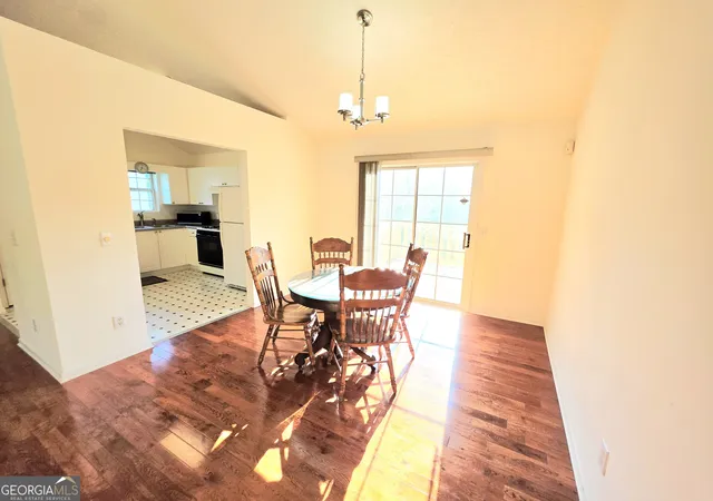 4th image of 1991 Sandtree Dr, Atlanta, GA 30331 | MLS# 10817143
