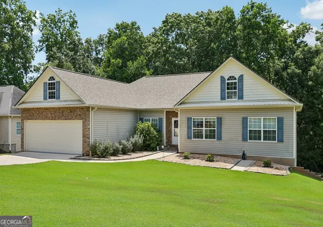 Photo 2 of Single family home for sale at 3576 Phoenix Cvs Dr, Gainesville, GA 30506 | MLS# 10790206 | Listing updated on 2026-09-12