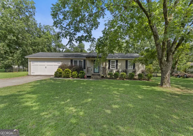 Photo 1 of Single family home for sale at 1911 Barnesville Rd, Griffin, GA 30224 | MLS# 10832934 | Listing updated on 2026-09-08