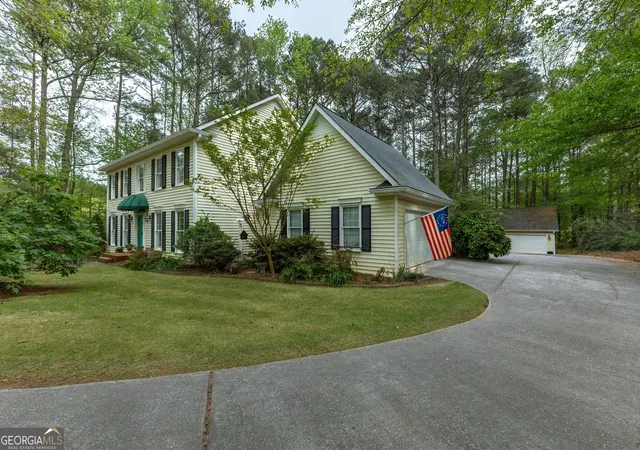 Photo 4 of Single family home for sale at 175 Weeping Willow Way, Tyrone, GA 30290 | MLS# 10726508 | Listing updated on 2026-09-03