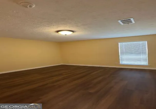Listing Photo 5 - Condo for sale in building located at 1051 Mariners Ct, Stone Mountain, GA 30083