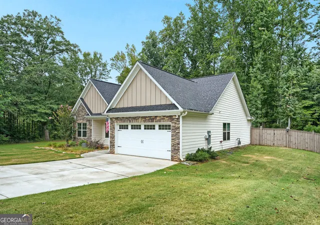 Photo 2 of Single family home for sale at 415 Smallwood Ln, Douglasville, GA 30134 | MLS# 10835229 | Listing updated on 2026-10-14