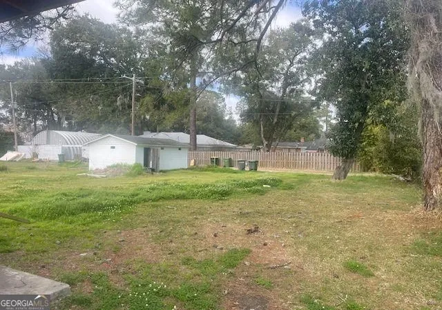 Photo 4 of Single family home for sale at 106 E Derenne Ave, Savannah, GA 31405 | MLS# 10713515 | Listing updated on 2026-09-17