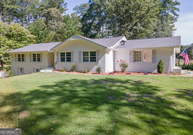 Photo 1 of Single family home for sale at 183 Busbin Rd, Fayetteville, GA 30215 | MLS# 10825187 | Listing updated on 2026-08-27