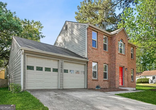 Photo 2 of Single family home for sale at 1370 Ling Dr, Austell, GA 30168 | MLS# 10735003 | Listing updated on 2026-07-24