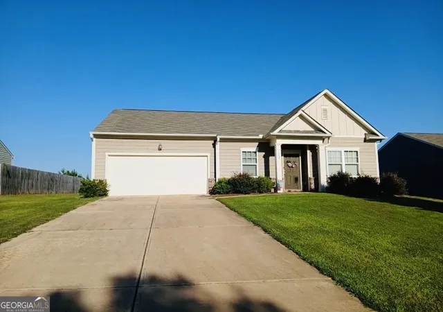 Homes for sale in Griffin, GA | 1082 Coldwater Dr, Griffin, GA 30224 | MLS# 10623798