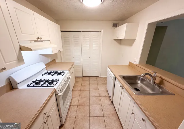 2nd image of 216 Summit North Dr Ne, Atlanta, GA 30324 | MLS# 10800051