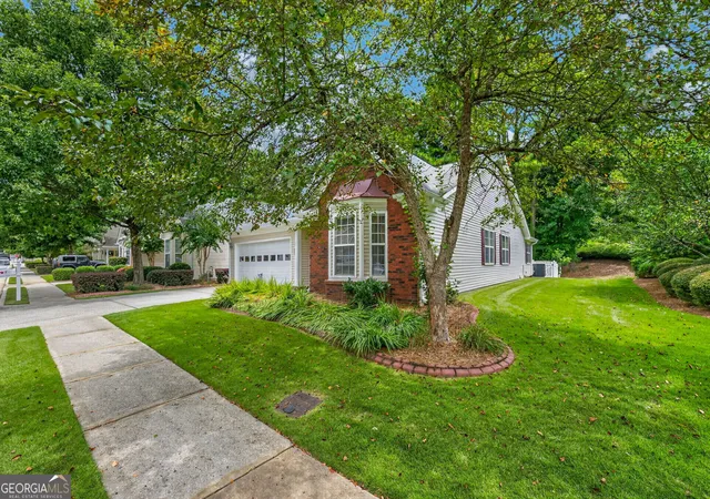 Photo 3 of Sale Pending at 7 Ginger Gold Dr, Newnan, GA 30265 | MLS# 10820100 | Listing updated on 2026-10-02