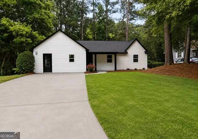 1st image of 418 Martin Dr, Jonesboro, GA 30238 | MLS# 10771306