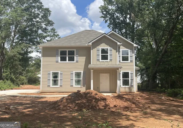 Photo 1 of Single family home for sale at 11 E Reynolds St, Newnan, GA 30263 | MLS# 10782728 | Listing updated on 2026-09-20