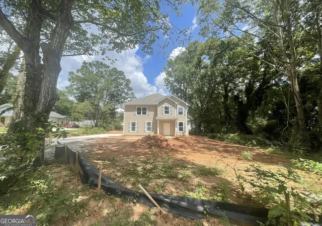 Photo 3 of Single family home for sale at 11 E Reynolds St, Newnan, GA 30263 | MLS# 10782728 | Listing updated on 2026-09-20