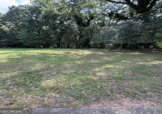 2nd image of 839 Beaver Run Rd, Stone Mountain, GA 30083 | MLS# 10812951