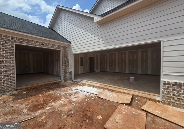 Photo 2 of Sale Pending at 313 Meadows Dr, Bethlehem, GA 30620 | MLS# 10803948 | Listing updated on 2026-08-07