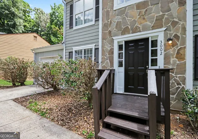 Photo 2 of Single family home for sale at 3002 Cascade Manor Dr, Decatur, GA 30034 | MLS# 10800002 | Listing updated on 2026-08-16