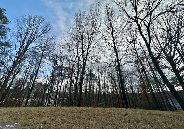 Photo 3 of Sale Pending at 3222 Haleys Wy Se, Conyers, GA 30013 | MLS# 10824069 | Listing updated on 2026-09-24