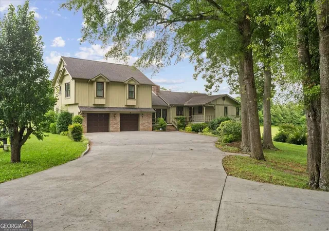 Single family home for sale at 295 Craigtown Rd NE, Calhoun, GA 30701 | MLS# 10880721