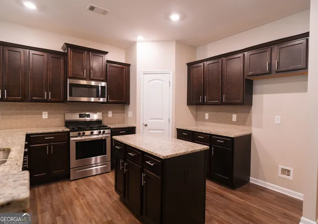 Photo 3 of Single family home for sale at 853 Brown Thrasher Way, Bremen, GA 30110 | MLS# 10819765 | Listing updated on 2026-09-09
