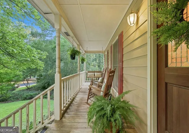 Photo 3 of Single family home for sale at 302 Crabapple Ct, Powder Springs, GA 30127 | MLS# 10818912 | Listing updated on 2026-10-09