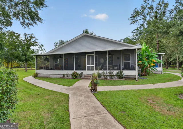 Photo 2 of Sale Pending at 1901 Blackwell St, Waycross, GA 31503 | MLS# 10835122 | Listing updated on 2026-09-02