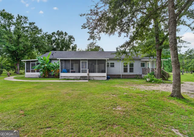 Photo 4 of Sale Pending at 1901 Blackwell St, Waycross, GA 31503 | MLS# 10835122 | Listing updated on 2026-09-02