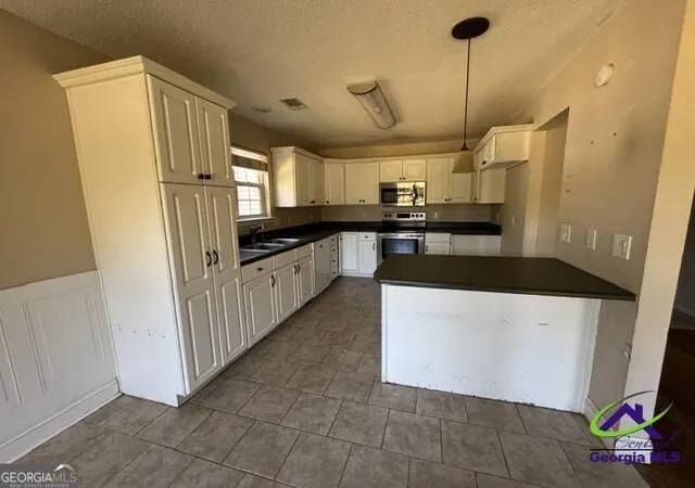 Photo 3 of Sale Pending at 517 Tharpe Rd, Warner Robins, GA 31088 | MLS# 10836696 | Listing updated on 2026-08-31