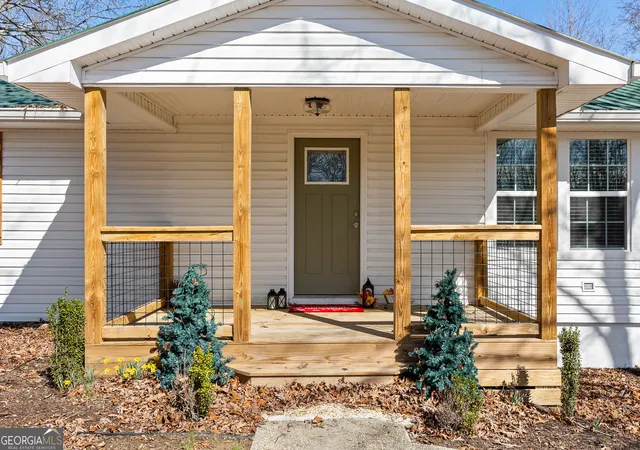 Photo 2 of Sale Pending at 120 Dennis Road, Trenton, GA 30752 | MLS# 10833125 | Listing updated on 2026-09-10