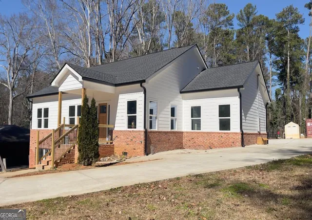 Homes for sale in Atlanta, GA | 2515 Hogan Rd, Atlanta, GA 30344 | MLS# 10691953