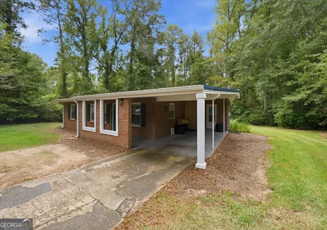 Photo 3 of Sale Pending at 1500 Wesleyan Dr, Macon, GA 31210 | MLS# 10834011 | Listing updated on 2026-09-04