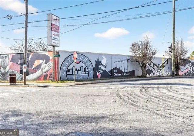 Listing Photo 2 - Condo for sale in building located at 238 Walker St Sw, Atlanta, GA 30313 - Unit #23