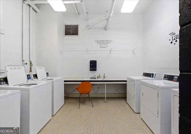 Listing Photo 2 - Condo for sale in building located at 3648 Peachtree Rd Ne, Atlanta, GA 30319 - Unit #4S
