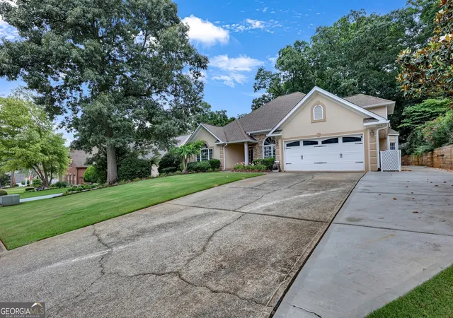 Homes for sale in Sugar Hill, GA | 400 Chandler Ct, Sugar Hill, GA 30518 | MLS# 10787909
