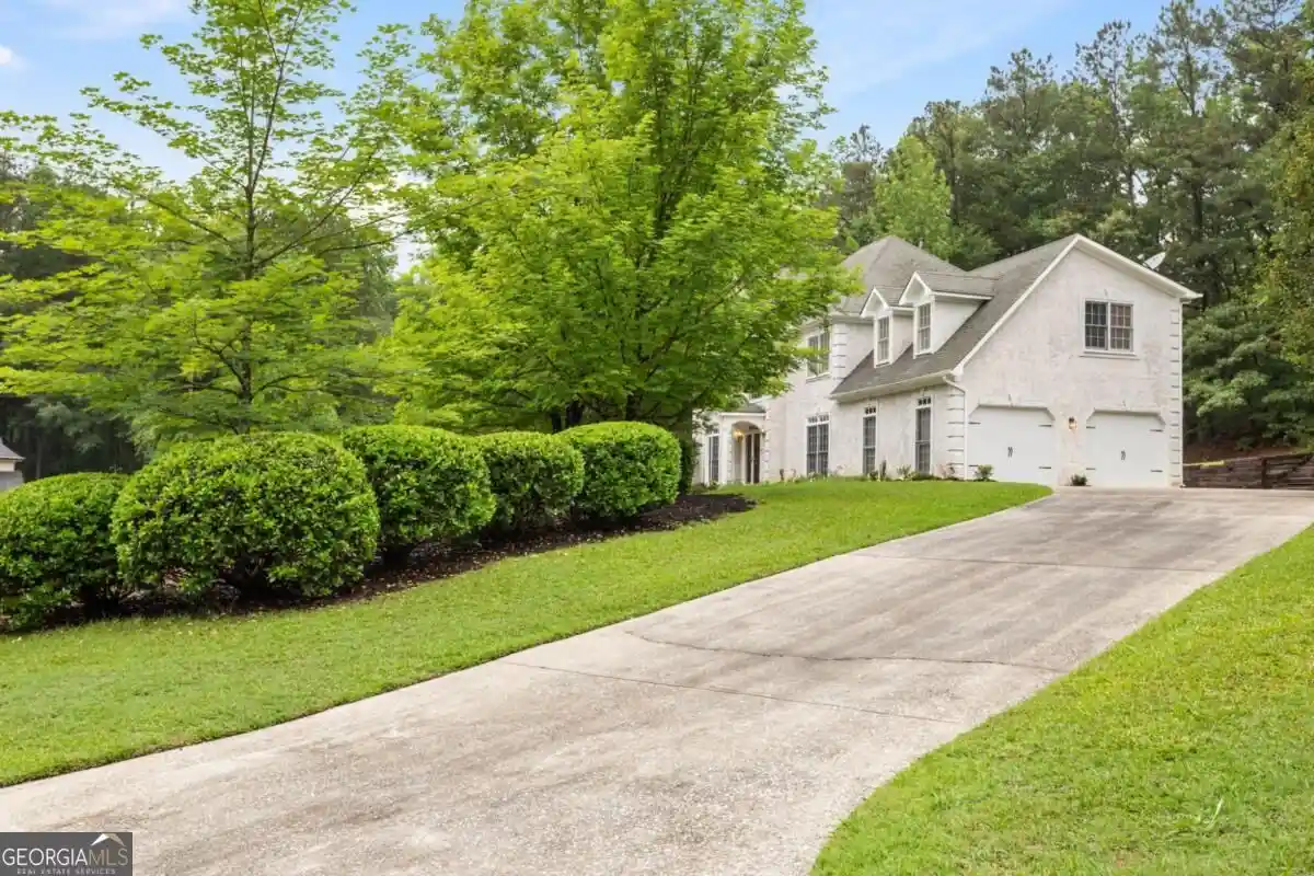 Photo 1 of Single family home for sale at 1841 Sw Lake Cvs Dr, Atlanta, GA 30331 | MLS# 10876780 | Listing updated on 2026-10-21
