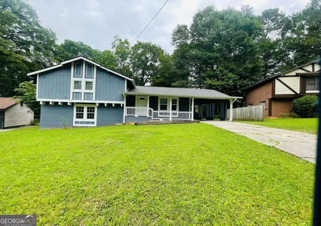 Photo 4 of Single family home for sale at 9006 Gatewood Dr, Jonesboro, GA 30238 | MLS# 10781506 | Listing updated on 2026-08-24