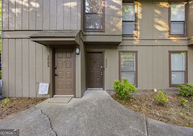 Photo 1 of Condo for sale at 2006 Cumberland Ct Se, Smyrna, GA 30080 | MLS# 10766665 | Listing updated on 2026-06-10