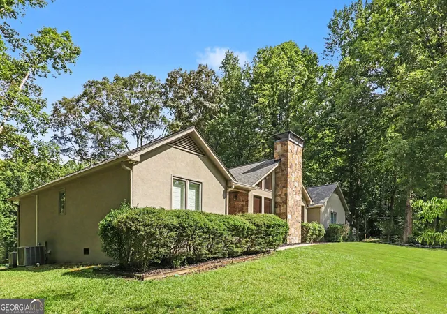Photo 4 of Single family home for sale at 4098 Happy Valley Cir, Newnan, GA 30263 | MLS# 10821305 | Listing updated on 2026-08-21