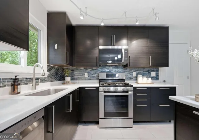 3rd image of 270 Parkmont Ct, Roswell, GA 30076 | MLS# 10824854