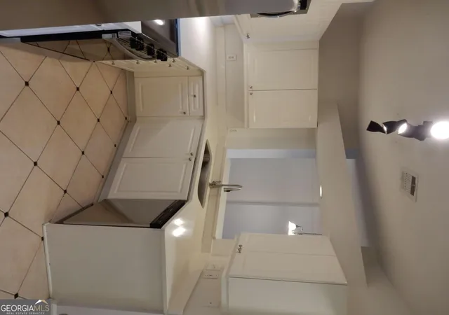 Photo 9 of Condo for sale at 3334 Peachtree Rd Ne #1213, Atlanta, GA 30326 | MLS# 10827192 | Listing updated on 2026-08-31