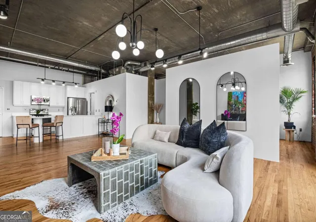 Photo 1 of Condo for sale at 3235 Roswell Rd Ne #620, Atlanta, GA 30305 | MLS# 10795355 | Listing updated on 2026-08-21