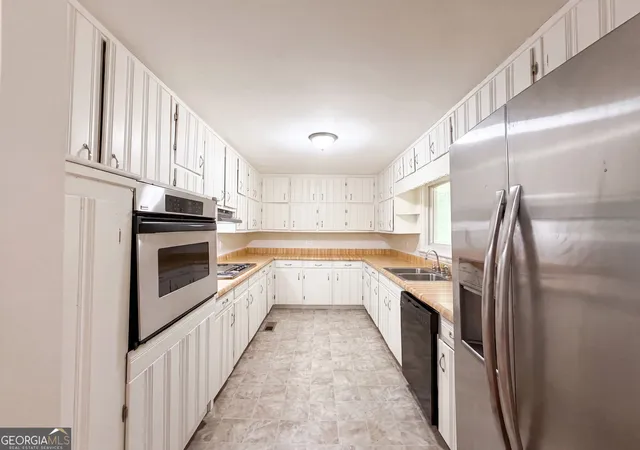 2nd image of 210 Pinewood Ln, Stockbridge, GA 30281 | MLS# 10814399